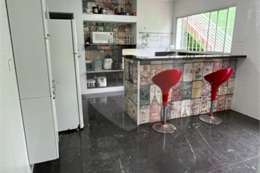 Sobrado à venda com 4 quartos, sendo 1 suíte, em Tremembé, São Paulo, SP