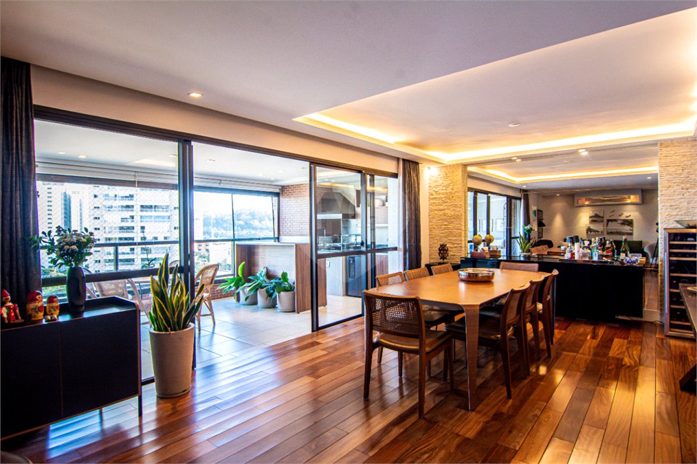 Apartamento à venda com 3 suítes em Granja Julieta, São Paulo, SP