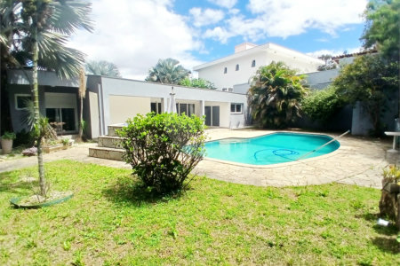 Casa Térrea à venda com 3 suítes em Anchieta, São Bernardo do Campo, SP