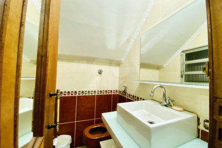 Sobrado à venda com 4 quartos, sendo 1 suíte, em Vila Gilda, Santo André, SP