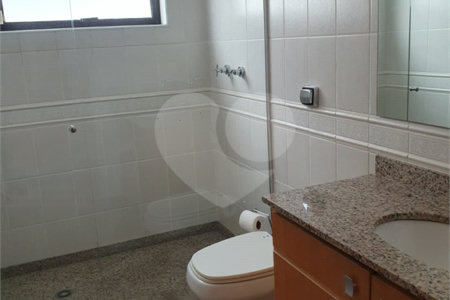 Casa à venda com 2 quartos, sendo 1 suíte, no condomínio Flamboyant, São Paulo - SP