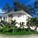 Casa à venda com 4 quartos, sendo 1 suíte, no condomínio River Plate, Rio de Janeiro - RJ