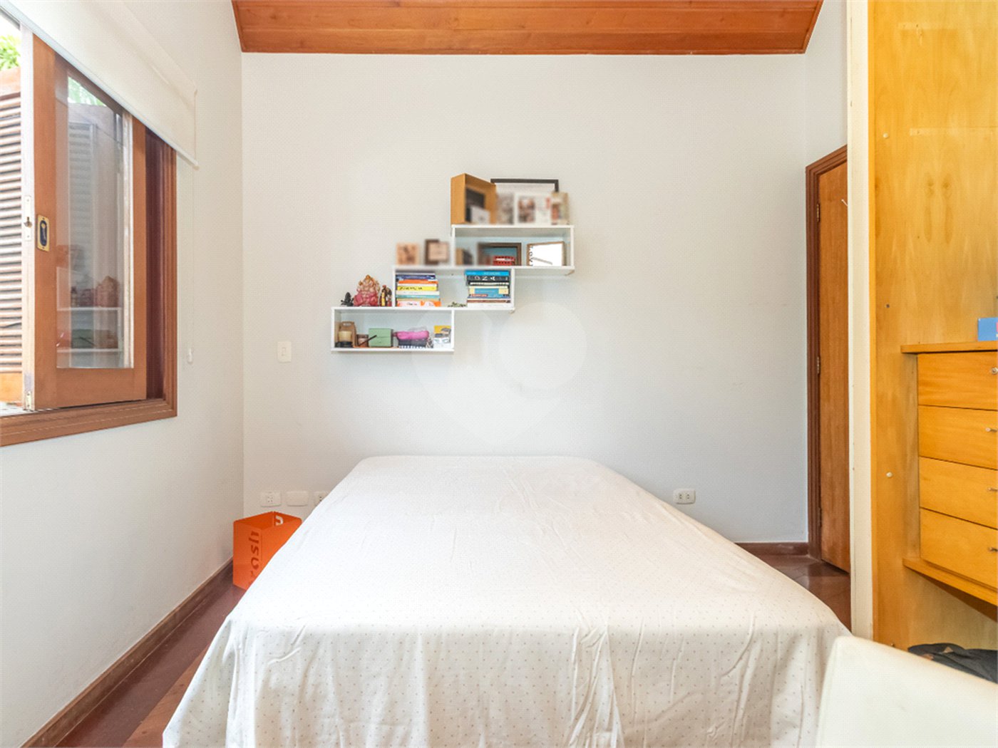 Casa à venda com 4 quartos, sendo 2 suítes, em Jardim Marajoara, São Paulo, SP