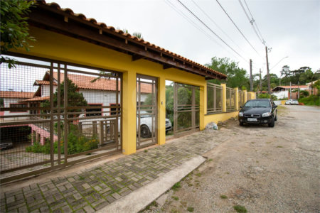Casa à venda com 3 quartos, sendo 1 suíte,  em Alto da Serra (mailasqui), São Roque, SP