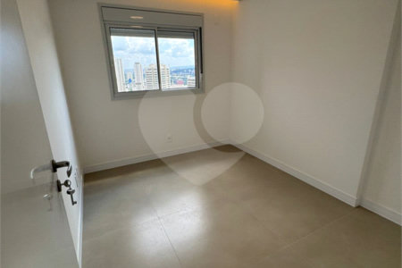 Apartamento à venda com 3 quartos, sendo 1 suíte,  em Vila Anastácio, São Paulo, SP