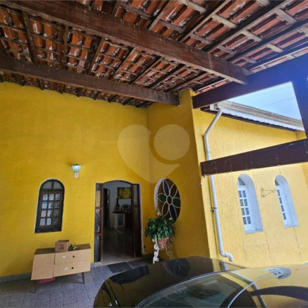 Casa Térrea à venda com 3 quartos, sendo 1 suíte, no Centro, Poá, SP