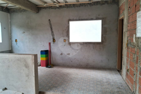 Casa à venda com 3 quartos, sendo 1 suíte, no condomínio Mosaico da Serra, Mogi das Cruzes - SP