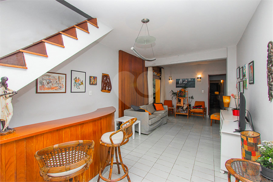 Sobrado à venda com 5 quartos em Vila Mariana, São Paulo, SP