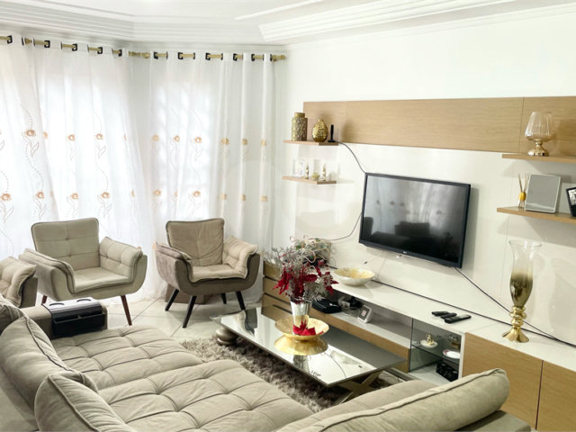 Sobrado à venda com 3 quartos, sendo 1 suíte,  em Vila Guilherme, São Paulo, SP