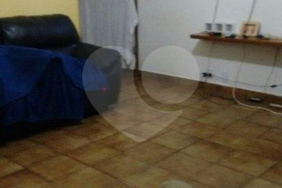 Casa à venda com 2 quartos, sendo 1 suíte, em Solemar, Praia Grande, SP