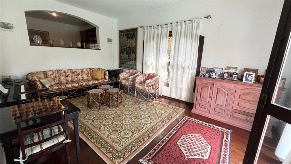 Casa à venda com 4 quartos, sendo 2 suítes, em Lar São Paulo, São Paulo, SP