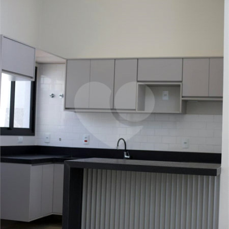 Casa à venda com 3 quartos, sendo 1 suíte, no condomínio Village Moutonee Salto, Salto - SP