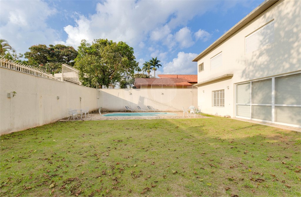 Sobrado à venda com 4 quartos, sendo 2 suítes,  em Granja Julieta, São Paulo, SP