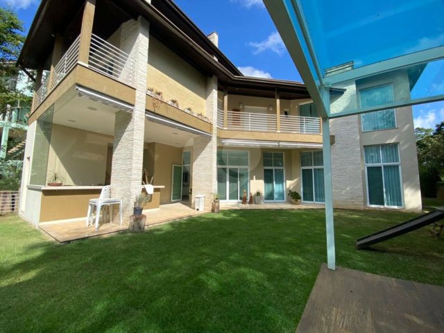 Casa à venda com 3 suítes no condomínio Parque Itatiaia, Mairiporã - SP