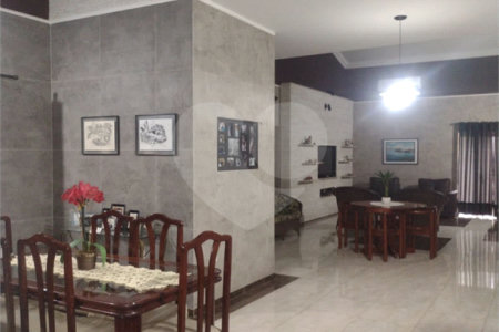 Casa à venda com 3 quartos, sendo 1 suíte, no condomínio Acmti - Colinas do Mosteiro, Terras de Itaici e Recanto dos Pássaros, Indaiatuba - SP