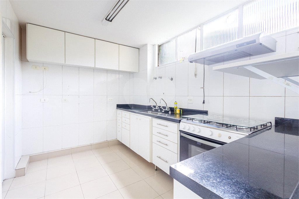 Apartamento à venda com 3 quartos, sendo 1 suíte, em Jardim Europa, São Paulo, SP