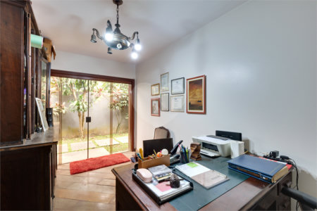 Casa Térrea à venda com 4 quartos, sendo 2 suítes, em Alto da Boa Vista, São Paulo, SP