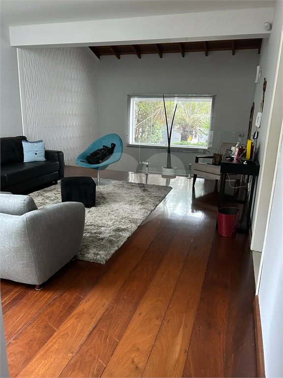 Casa à venda com 3 quartos, sendo 1 suíte,  em Vila Vitória, Mogi das Cruzes, SP