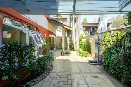 Casa à venda com 4 quartos, sendo 2 suítes, no condomínio Parque das Arvores, São Paulo - SP