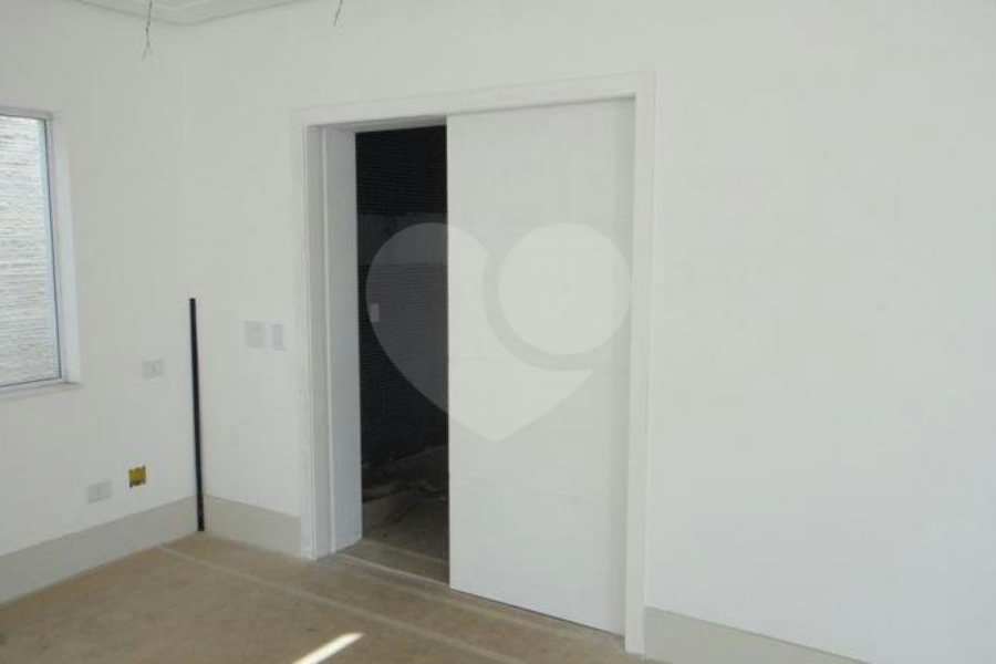 Casa à venda com 3 suítes no condomínio Villa Castanheira, São Paulo - SP