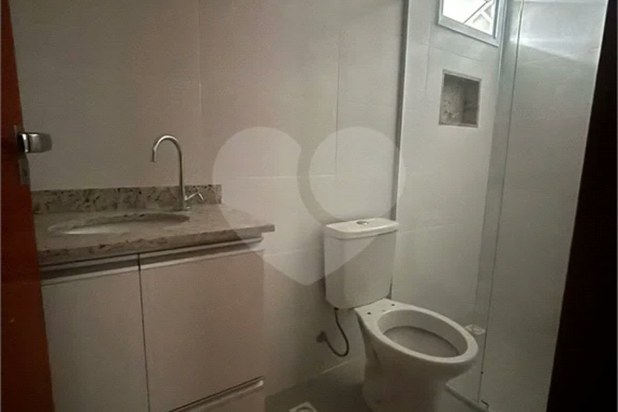 Casa à venda com 2 quartos, sendo 1 suíte, no condomínio Maracujas, São Paulo - SP