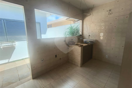 Casa à venda com 3 quartos, sendo 1 suíte, em Vila Santana, Araraquara, SP