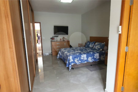 Sobrado à venda com 3 quartos, sendo 1 suíte, em Vila Firmiano Pinto, São Paulo, SP
