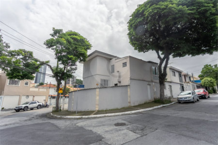 Sobrado à venda com 3 quartos, sendo 1 suíte,  em Parque Jabaquara, São Paulo, SP