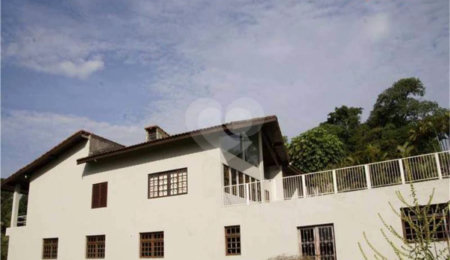 Casa à venda com 5 quartos, sendo 1 suíte,  no condomínio Chacaras do Lago, Vinhedo - SP