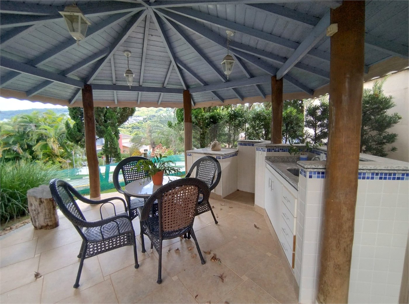 Casa à venda com 3 quartos, sendo 1 suíte, no condomínio Bosque de Greviléa, Vinhedo - SP