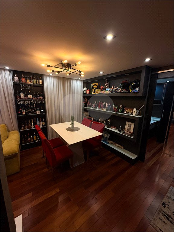 OPORTUNIDADE ÚNICA – APARTAMENTO COMPLETO, MOBILIADO E PRONTO PARA MORAR