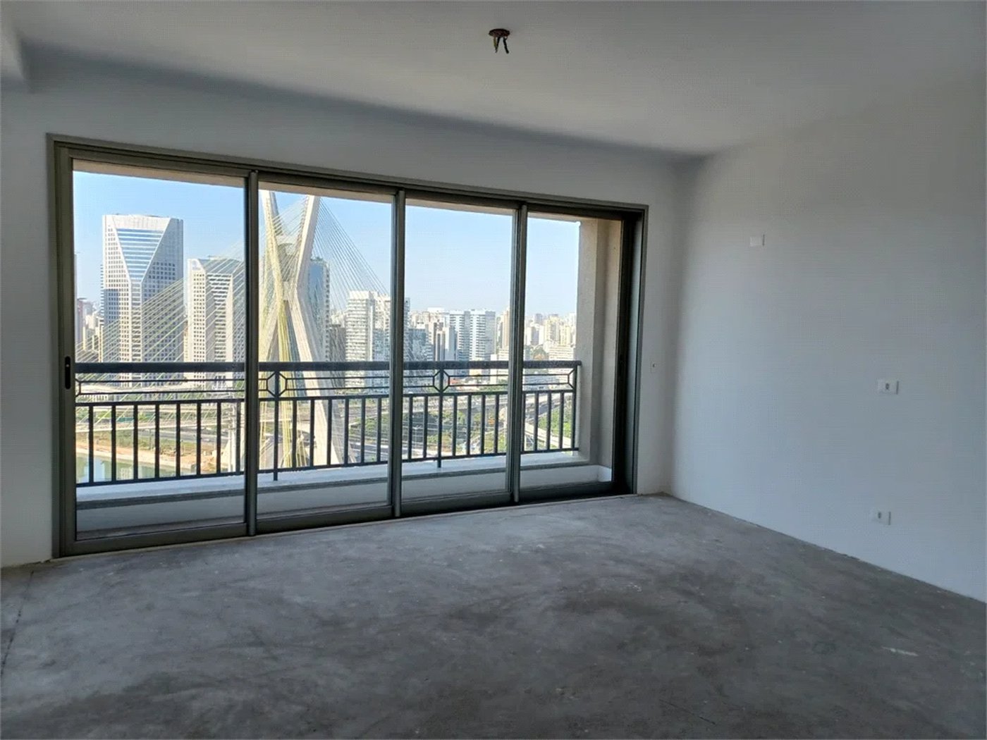 Apartamento à venda com 4 suítes em Real Parque, São Paulo, SP