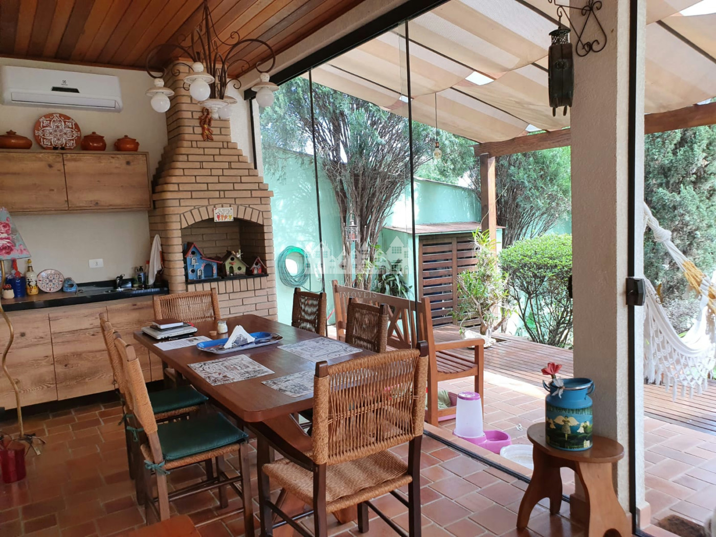 Casa para locação no Jardim Paulista – um refúgio com vista deslumbrante em Atibaia