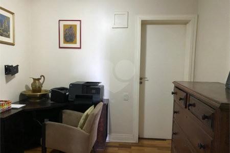 Apartamento à venda com 4 quartos, sendo 3 suítes, em Vila Morumbi, São Paulo, SP