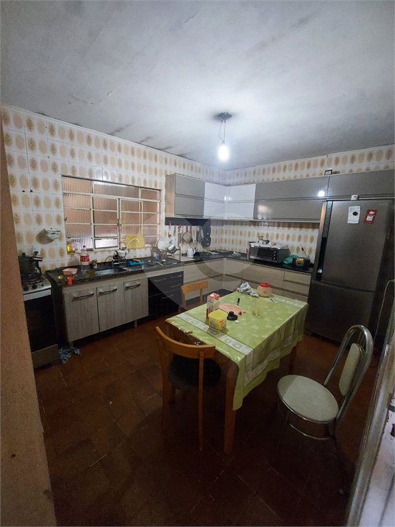 Sobrado à venda com 8 quartos no Brasilândia, São Paulo, SP