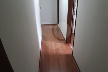 Sobrado à venda com 4 quartos, sendo 1 suíte, em Vila Gomes, São Paulo, SP