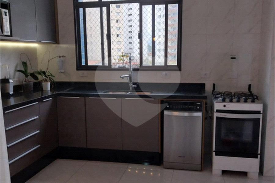 Apartamento à venda com 4 quartos, sendo 1 suíte, em Alto da Lapa, São Paulo, SP