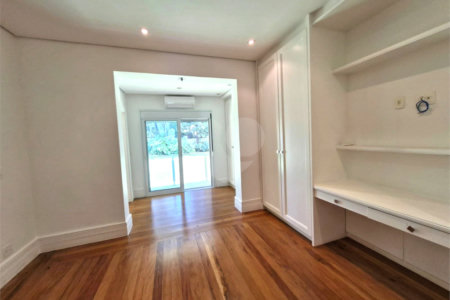 Casa à venda com 4 suítes no condomínio Chácara Flora, São Paulo - SP