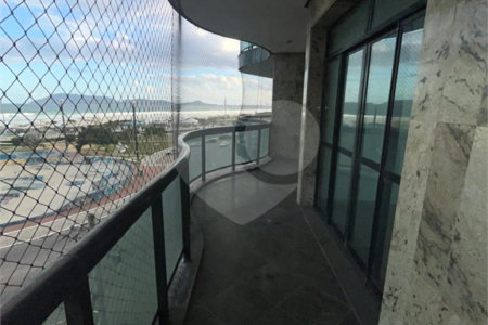Apartamento à venda com 4 quartos, sendo 2 suítes, em Vila Nova, Cabo Frio, RJ
