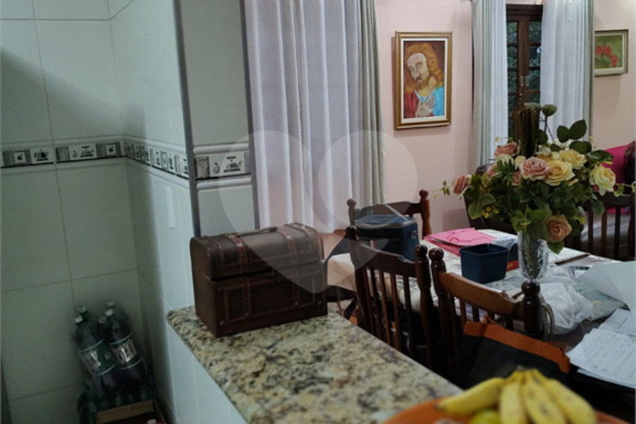 Casa à venda com 4 quartos, sendo 1 suíte, no condomínio Parque Suiça, Caieiras - SP