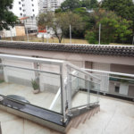 casa térrea na Vila Romana, 07 vagas de garagem, 4 quartos,, sendo 1 suíte amplo quintal.