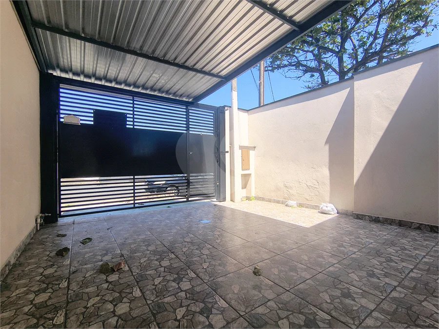 Casa para Locação no Jardim Pau Preto – Indaiatuba/SP - 3 dormitórios, quintal e garagem com portão manual