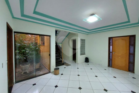 Casa para venda ou locação no Jardim Ipanema