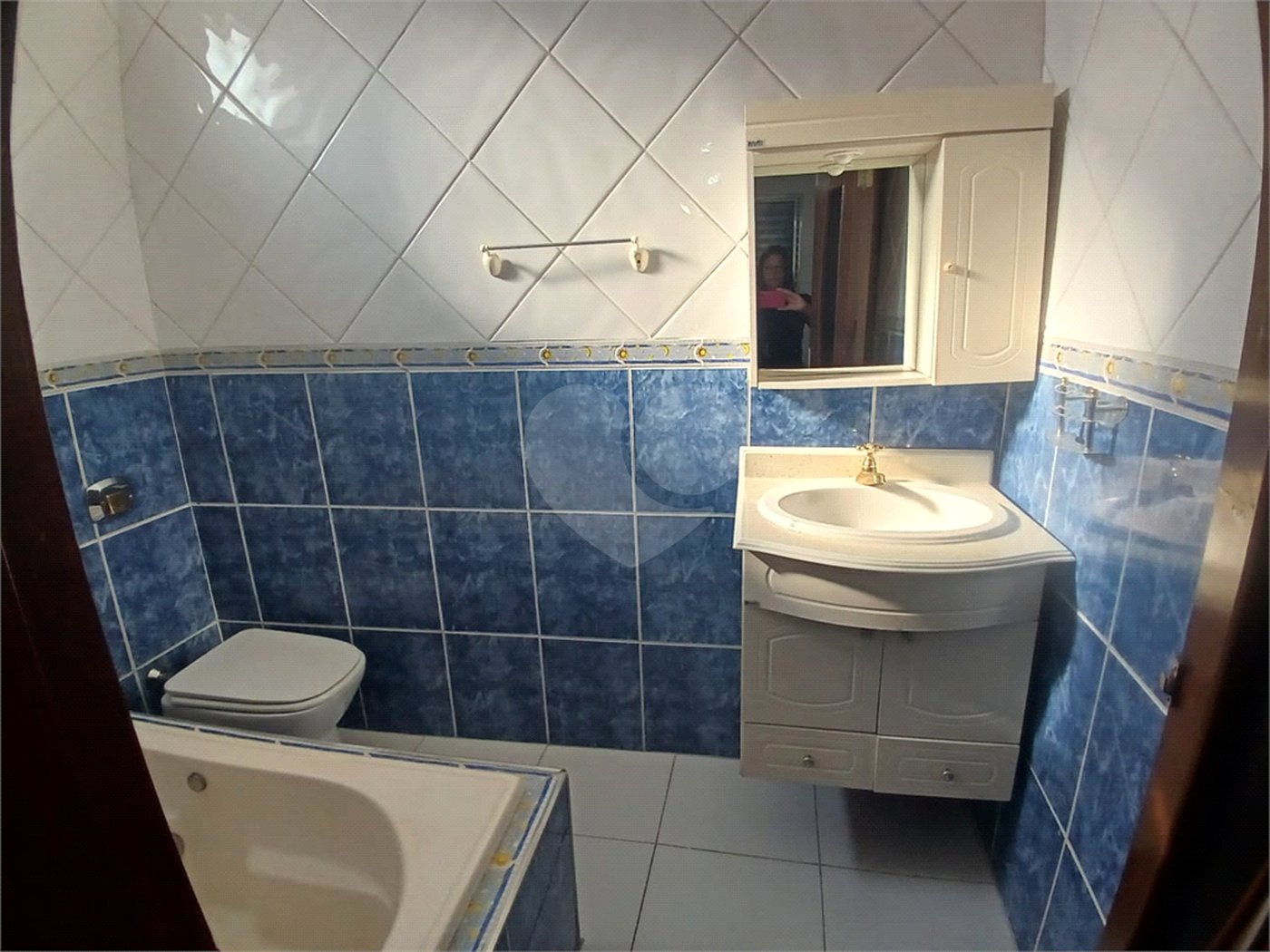 Casa à venda com 4 quartos, sendo 2 suítes, em Vila Gustavo, São Paulo, SP
