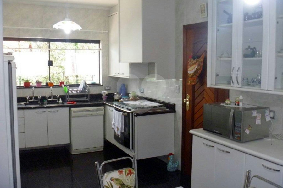 Sobrado à venda com 4 suítes em Tremembé, São Paulo, SP