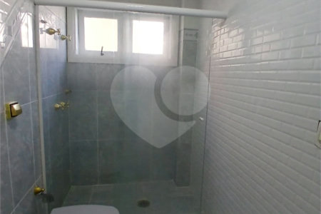 Casa à venda com 4 quartos, sendo 2 suítes, no condomínio Flamboyant, Atibaia - SP