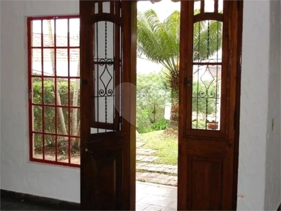 Sobrado à venda com 4 quartos, sendo 1 suíte,  em Vila Rosália, Guarulhos, SP