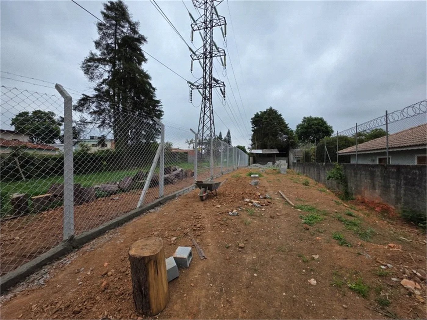 Oportunidade de Investimento: Terreno 1.000m² na Granja Viana próx. Kartódromo com Projeto Aprovado para construção de 5 Casas - Villagio.