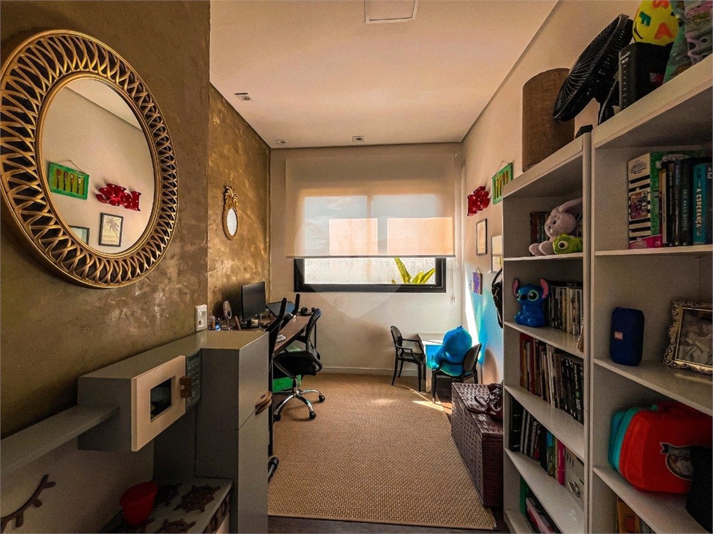 Casa à venda com 4 quartos, sendo 3 suítes,  no condomínio Vintage, Cotia - SP