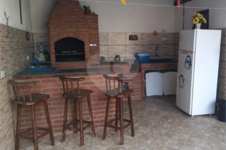 Casa à venda com 4 quartos, sendo 1 suíte, em Cidade Kemel, Poá, SP